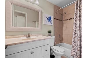 1901 Indian River Boulevard 201a, Vero Beach, FL 32960 - MLS#R11115142