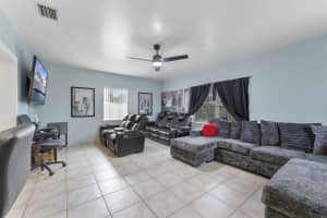 621 W 35th Street, Riviera Beach, FL 33404 - MLS#R11115161