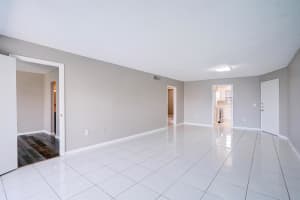 410 Wilma 303 Circle 303, Riviera Beach, FL 33404 - MLS#R11115206