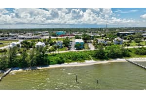 602 Indian River Drive, Fort Pierce, FL 34950 - MLS#R11115244