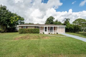 422 Coconut Avenue E, Port Saint Lucie