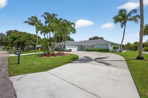 4179 Oak Street, Palm Beach Gardens, FL 33418 - MLS#R11115291
