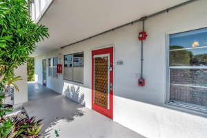 1020 Ellesmere B 1020, Deerfield Beach, FL 33442 - MLS#R11115352
