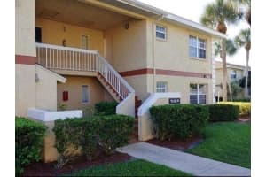 1542 Se Royal Green Circle 102, Port Saint Lucie