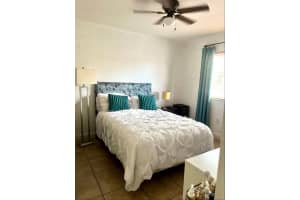 17320 NW 74th Avenue 202, Hialeah, FL 33015 Sold 10/06/25