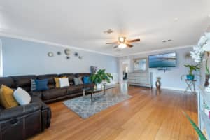 808 Wright Drive, Lake Worth Beach, FL 33461 - MLS#R11115507