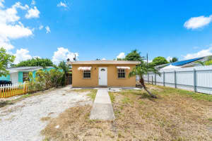 1228 Highview Road, Lake Worth