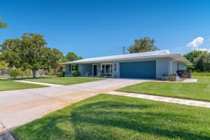 1442 SE Sunshine Avenue, Port Saint Lucie, FL 34952 - MLS#R11115604