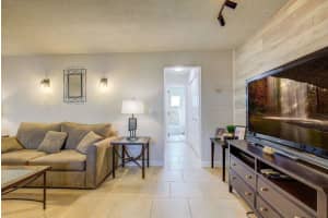 160 NE 8th Avenue 26a, Hallandale Beach, FL 33009 Sold 10/06/25
