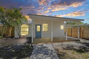 636 NE Waverly Terrace, Jensen Beach, FL 34957 - MLS#R11115778