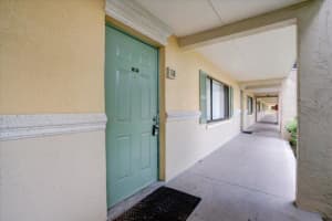 1104 Meadows Circle, Boynton Beach, FL 33436 - MLS#R11115784