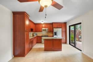 2060 SW 90th Avenue C-18, Davie, FL 33324 - MLS#R11115786