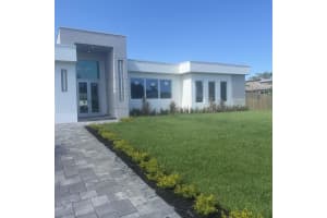 68 W Plumosa Lane, Lake Worth