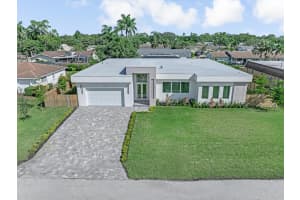 68 W Plumosa Lane, Lake Worth, FL 33467 - MLS#R11115798