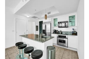888 Biscayne Boulevard 811, Miami, FL 33132 - MLS#R11115836