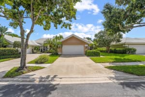2320 Saratoga Bay Drive, West Palm Beach, FL 33409 - MLS#R11115882