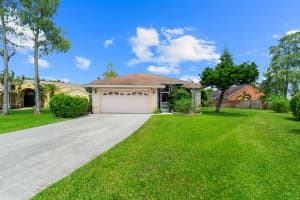 102 Oxford Court, Royal Palm Beach, FL 33411 Sold 09/26/25