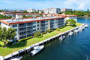 3050 Ne 48th Court 402, Lighthouse Point