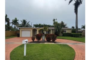 2250 Ne 4th Court, Boca Raton