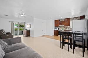 313 SW 7th Street, Hallandale Beach, FL 33009 - MLS#R11116131