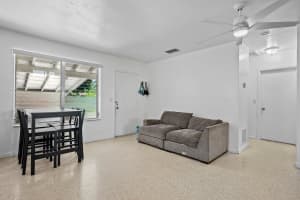 313 SW 7th Street, Hallandale Beach, FL 33009 - MLS#R11116131