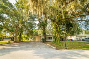 809 SE 10th Street, Okeechobee, FL 34974 - MLS#R11116136