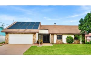 1545 Sw Dyer Point Road, Palm City
