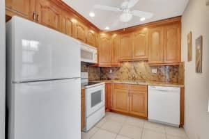 950 Flanders T, Delray Beach, FL 33484 - MLS#R11116280