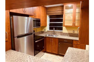 1638 Embassy Drive 407, West Palm Beach