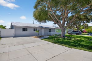 516 E Whitney Drive, Jupiter, FL 33458 Sold 10/31/25