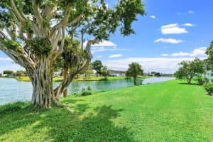 354 Chatham R, West Palm Beach