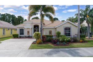 665 SW Lake Charles Circle, Port Saint Lucie, FL 34986 - MLS#R11116511
