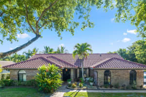 5172 Nw 84th Road, Coral Springs