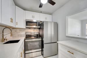 326 Camden N, West Palm Beach, FL 33417 - MLS#R11116588