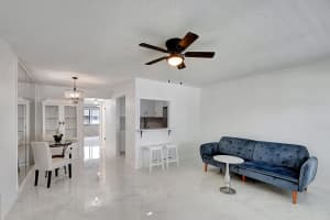 326 Camden N, West Palm Beach, FL 33417 - MLS#R11116588