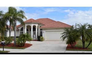 1913 SE Airoso Boulevard, Port Saint Lucie, FL 34984 - MLS#R11116591