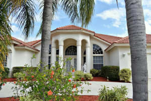 1913 SE Airoso Boulevard, Port Saint Lucie, FL 34984 - MLS#R11116591