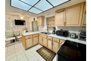 874 SW Ivanhoe Drive, Port Saint Lucie, FL 34983 - MLS#R11116611