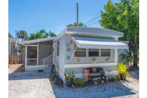2423 Ne Palm Avenue 26, Jensen Beach