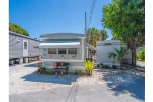 2423 NE Palm Avenue 26, Jensen Beach, FL 34957 - MLS#R11116621