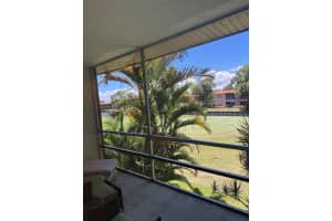 1989 Sw Palm City Road G, Stuart
