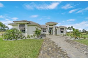 5763 Bent Pine Square, Vero Beach