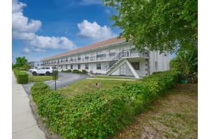 227 Castlewood Drive 203, North Palm Beach