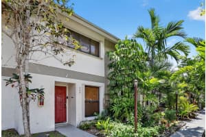 3072 S Oakland Forest Drive 406, Oakland Park
