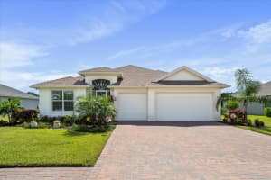 8330 Summer Lake Drive, Vero Beach