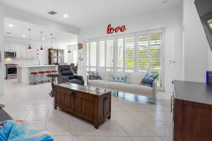 8330 Summer Lake Drive, Vero Beach, FL 32967 - MLS#R11116870
