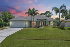 482 SE Evans Avenue, Port Saint Lucie, FL 34984 - MLS#R11116916
