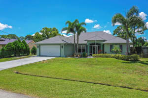 482 SE Evans Avenue, Port Saint Lucie, FL 34984 - MLS#R11116916