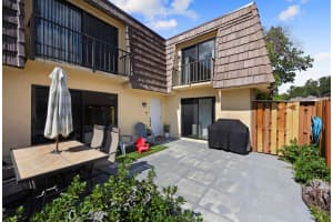 522 Springdale Circle, Palm Springs, FL 33461 Sold 10/10/25