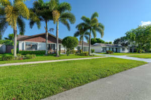 1302 Larch Way, Wellington, FL 33414 Sold 10/14/25